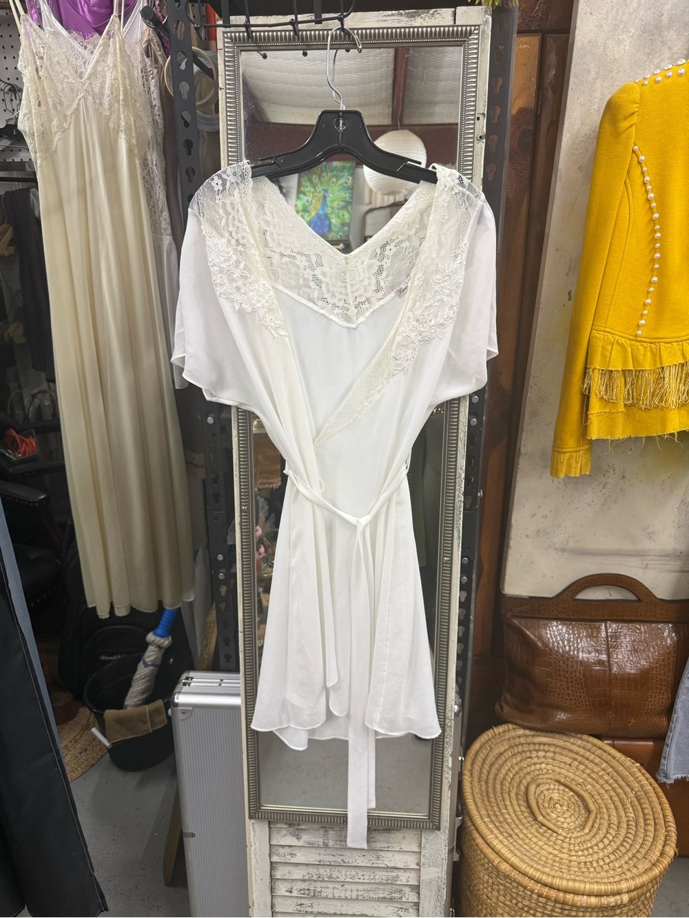 White Lace Trim Wrap Robe